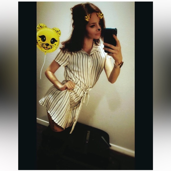 🚀MEET YOUR POSHER, KELLIE⚡️ - Picture 6 of 16